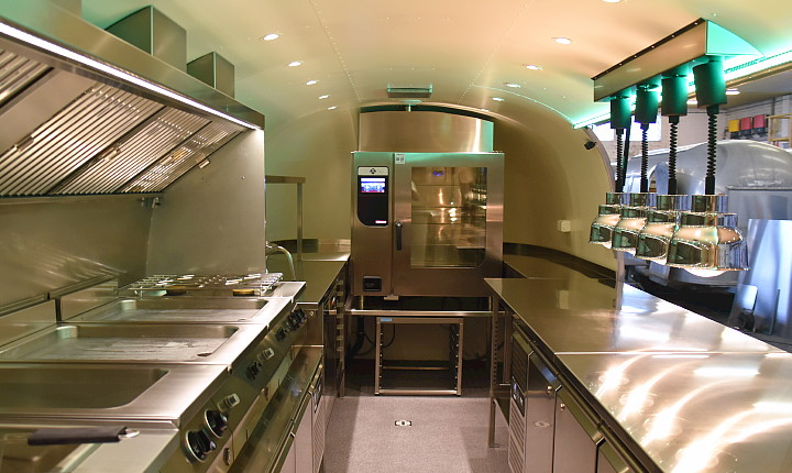 foodtruck_interior_stainless_steel_mobile_kitchen_b.jpg