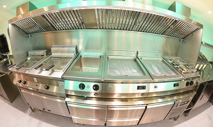 foodtruck_interior_stainless_steel_mobile_kitchen_e.jpg