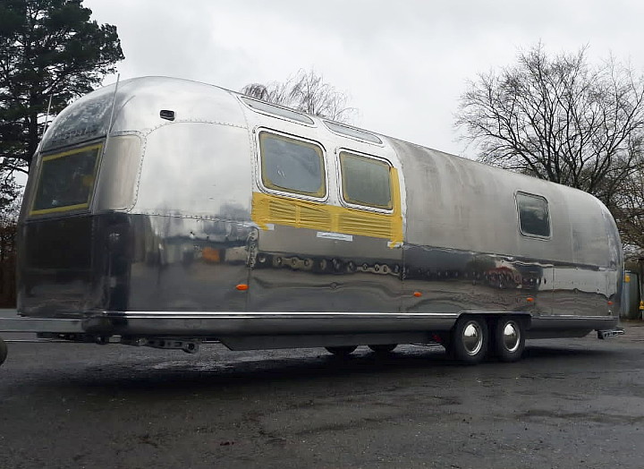 31ft_airstream_sovereign_1970s_b.jpg