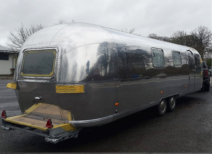 31ft_airstream_sovereign_1970s_c.jpg