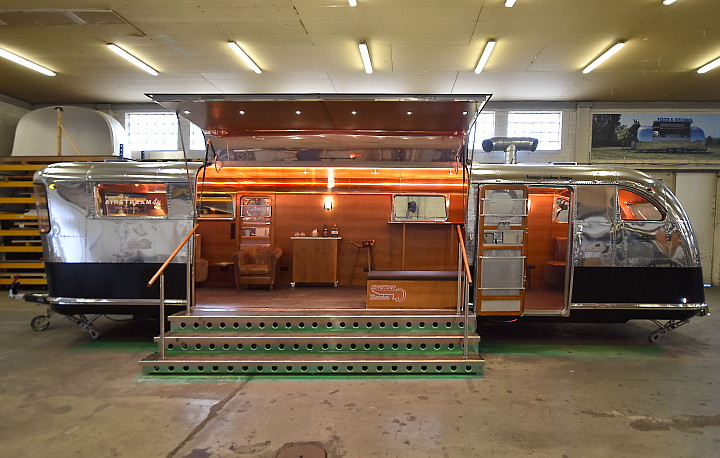 Spartan_Mansion_lounge_trailer_1946_34ft.jpg Spartan_Mansion_lounge_trailer_1946_34ft.jpg