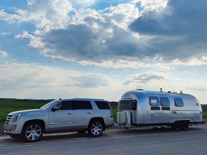 trailer_glamping_on_the_road.jpg