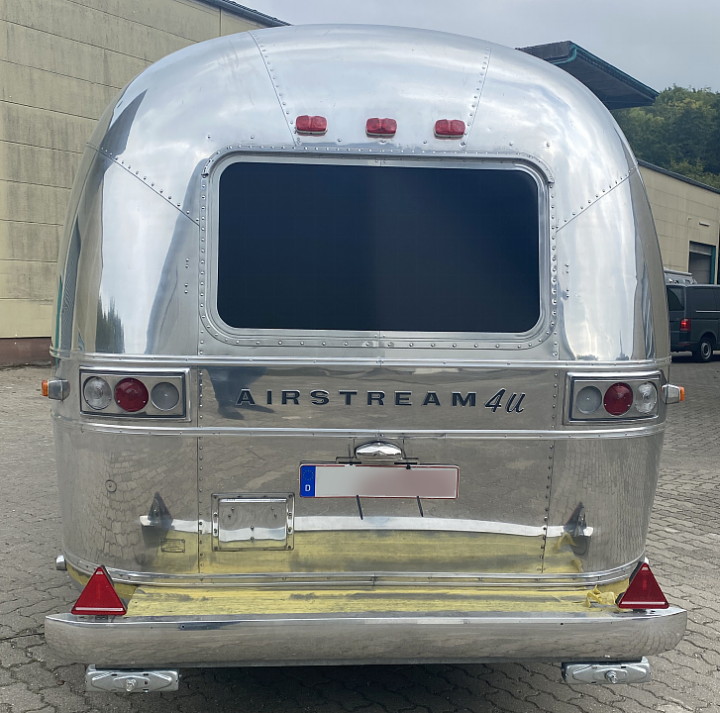airstream_overlander_1972_rear_site.jpg