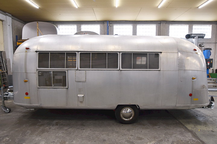 21ft_Airstream_Flying_Cloud_1958_a.jpg 21ft_Airstream_Flying_Cloud_1958_a.jpg