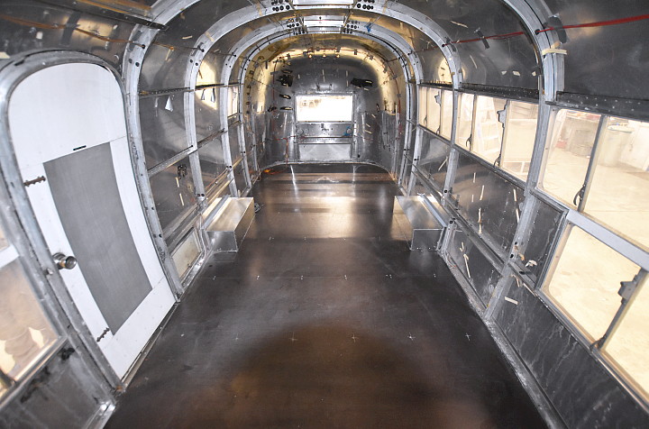 21ft_Airstream_Flying_Cloud_1958_inside_ready_for_custom.jpg 21ft_Airstream_Flying_Cloud_1958_inside_ready_for_custom.jpg