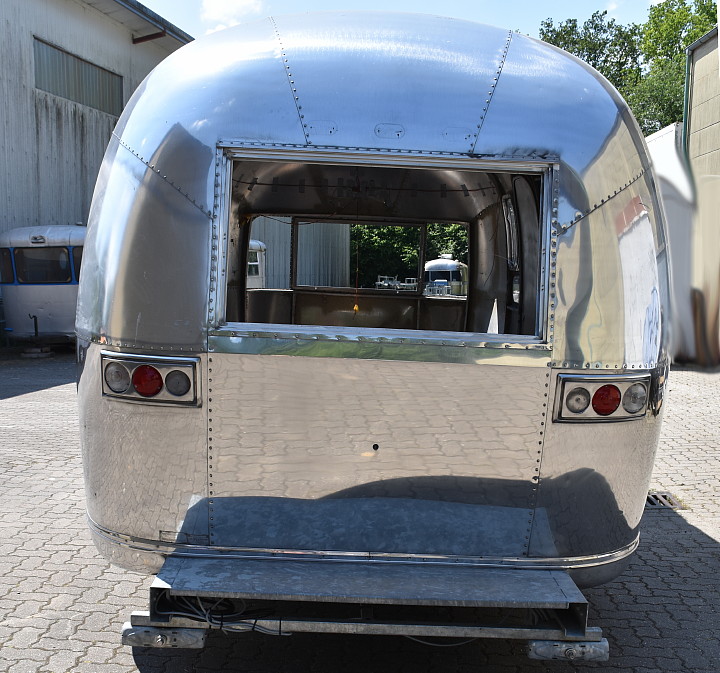 21ft_airstream_globetrotter_rear_site.jpg 21ft_airstream_globetrotter_rear_site.jpg