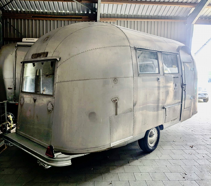 19ft_Airstream_1963_body_frame_galvanized.jpg