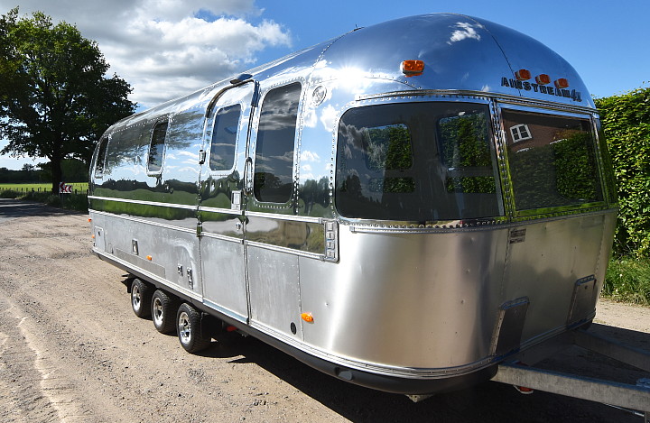 exterior_mobile_workshop_meeting_office.jpg exterior_mobile_workshop_meeting_office.jpg