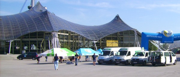 Airstream_4U_Promotion_Roadshow_Deutschland_Walk_2006_Olympia_Park.jpg
