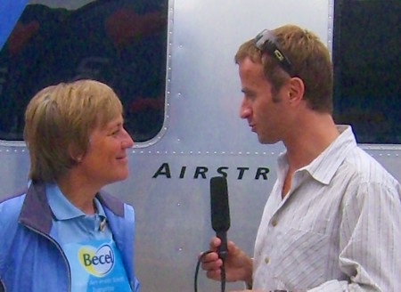 Airstream_4U_Promotion_Roadshow_Deutschland_Walk_2006_Rosi_Mittermeier.jpg