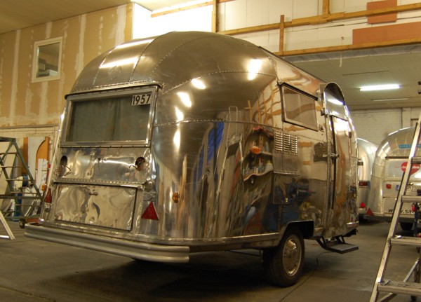 16_Foot_Airstream_Bubble_1957_c.jpg