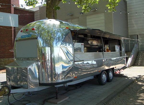 Airstream_Gastro_Trailer_b.jpg