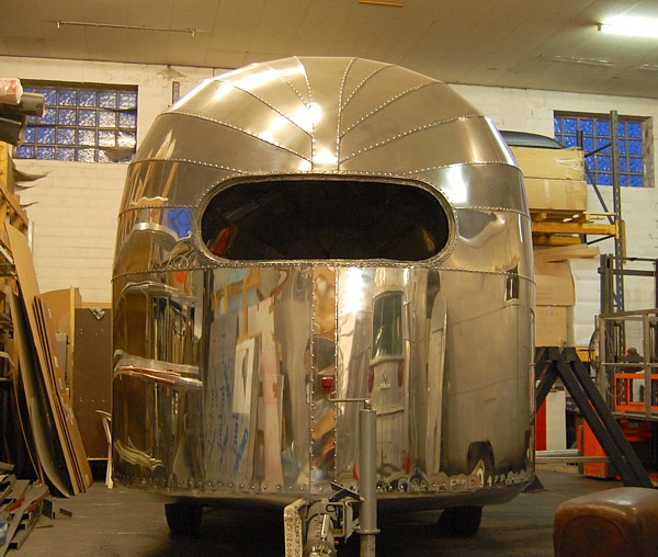 18ft_Airstream_Trailwind_1949.jpg