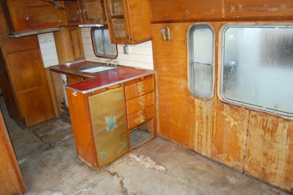Prairie_Schooner_1951_Kitchen.jpg