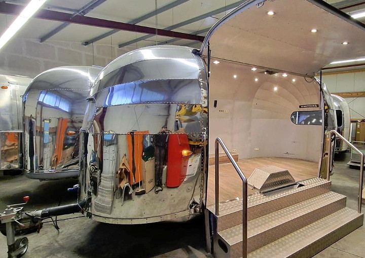 18_airstream_1948_T_B%FChne.jpg