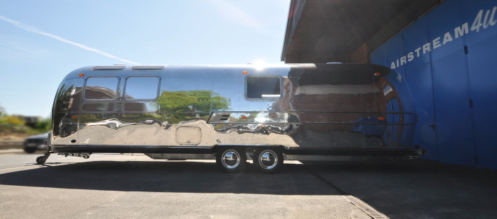 Airstream4u_Silver_Cigar_Lounge_.jpg
