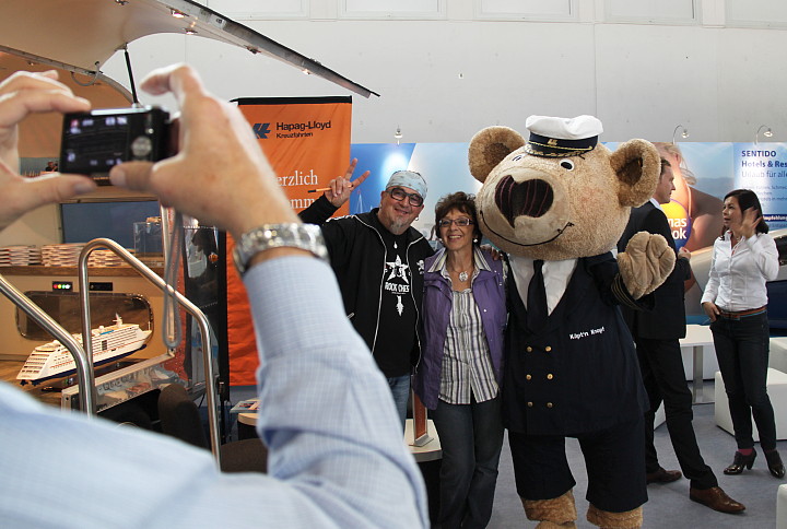 stefan_marquard_promi_koch_am_hapag_lloyd_airstream4u_messestand.jpg