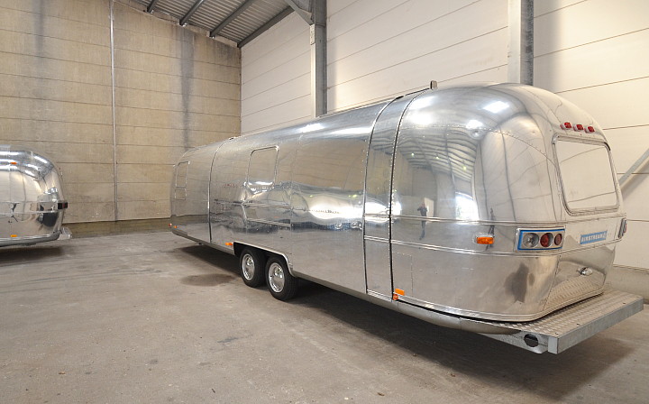 Airstream4u_Silver_Trailer.jpg
