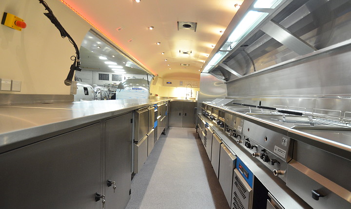 airstream_diner_gastrotrailer_xxxl_f.jpg