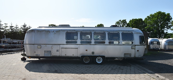 30_Feet_Airstream_Diner.jpg