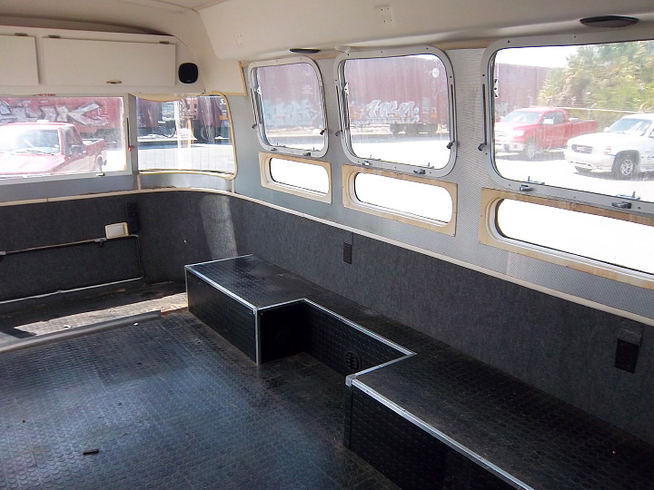 us_airstream_1998_diner_interior_side.jpg