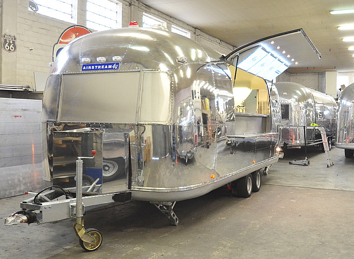 airstream4u_gastrorailer_a.jpg