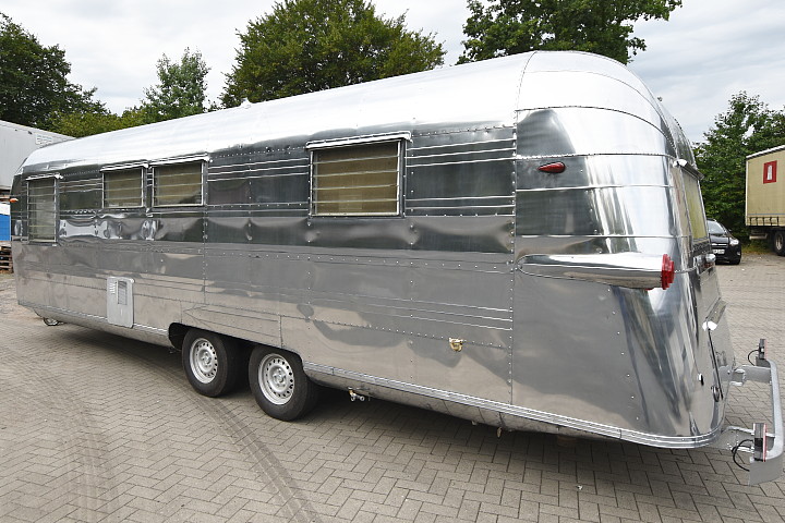 1956_Polished_Streamline_Trailer_polished4.jpg