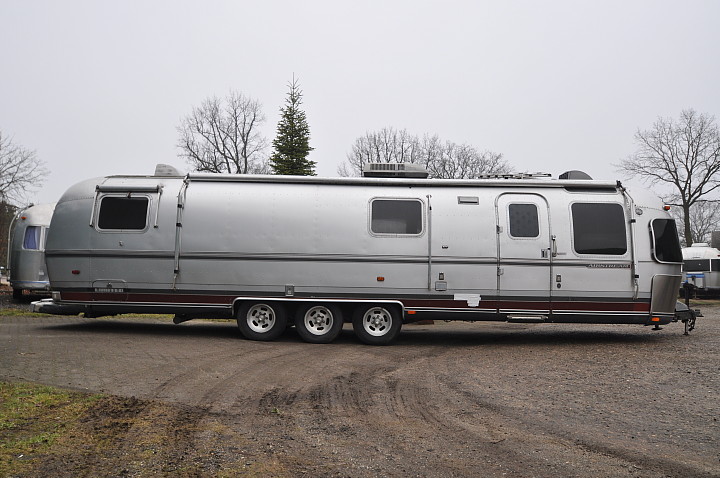 airstream_limited_1998_34ft_c.jpg