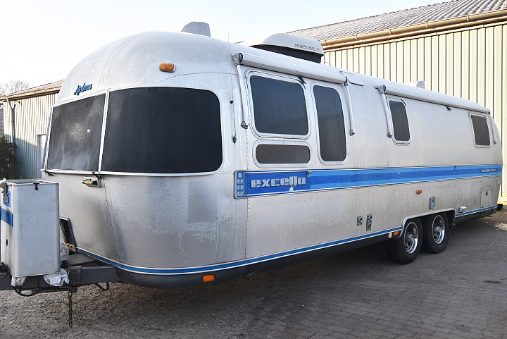airstream_excella_1988_31ft.jpg