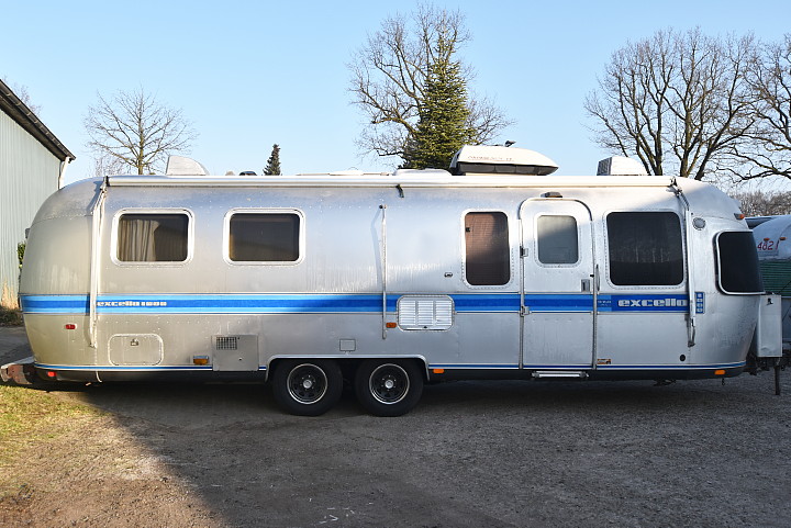 airstream_excella_1988_31ft_d.jpg
