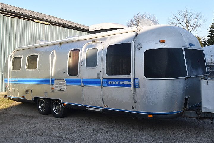 airstream_excella_1988_31ft_e.jpg