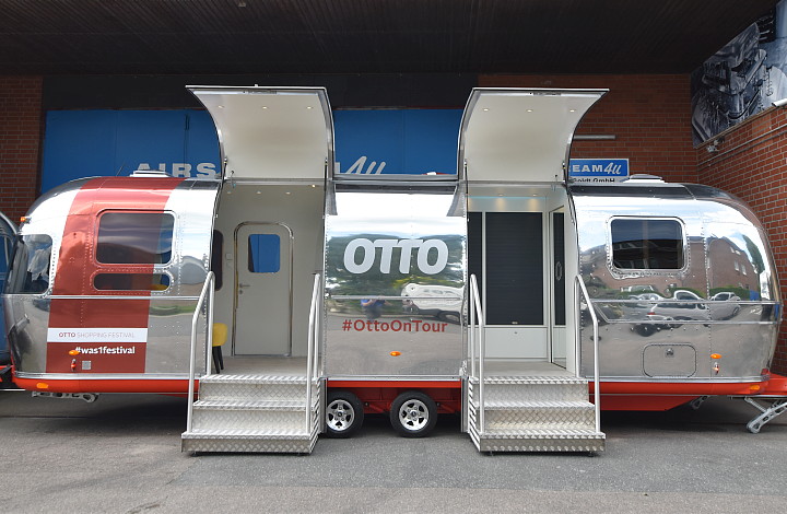 otto_on_tour_festival_trailer_airstream4u_c.jpg