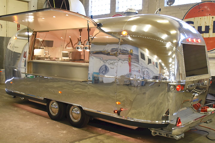 airstream_chicken_food_trailer_a.jpg