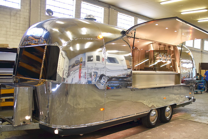 airstream_chicken_food_trailer_b.jpg