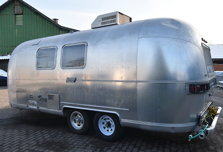 airstream_safari_1975_b.jpg