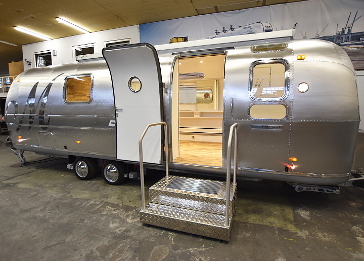 airstream4u_exterior_design1.jpg