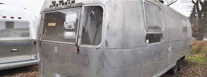 o1_raw_airstream_trailer.jpg