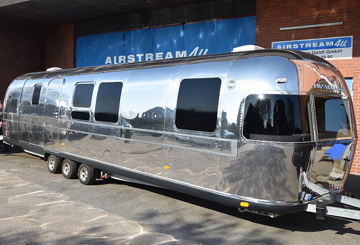 Airstream4u_exterior.jpg