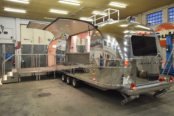 airstream4u_hemm_catering_the_silver_bowl_f.jpg