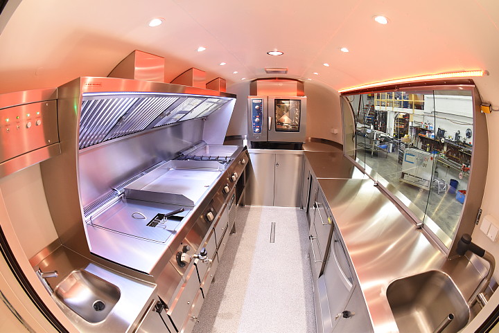airstream4u_hemm_catering_the_silver_bowl_k.jpg