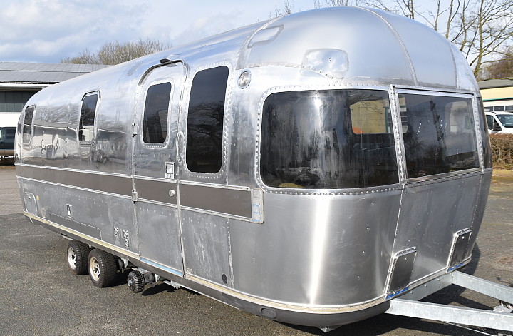 airstream88_double_panorama_a.jpg