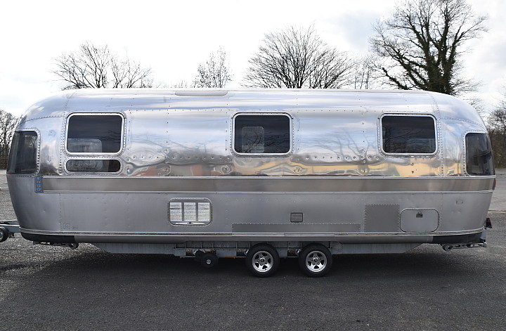 airstream88_double_panorama_b.jpg