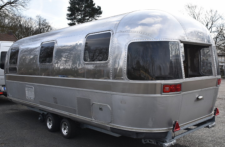 airstream88_double_panorama_d.jpg