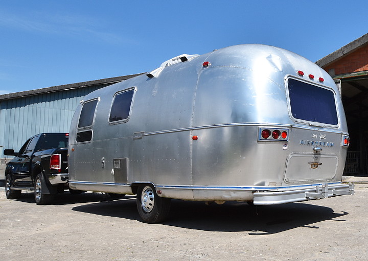 Airstream_Tiny_House_23ft.jpg
