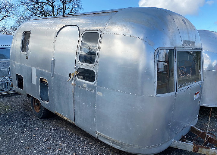 airstream_globetrotter_shell_1969_a.jpg