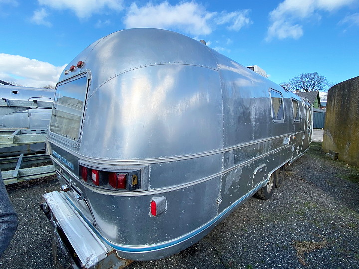 airstream_sovereign_1976_a.jpg