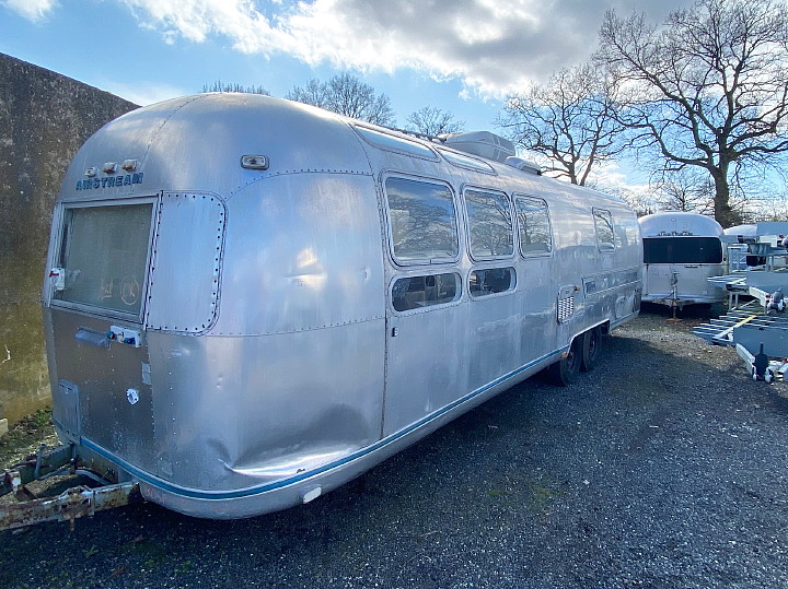 airstream_sovereign_1976_b.jpg