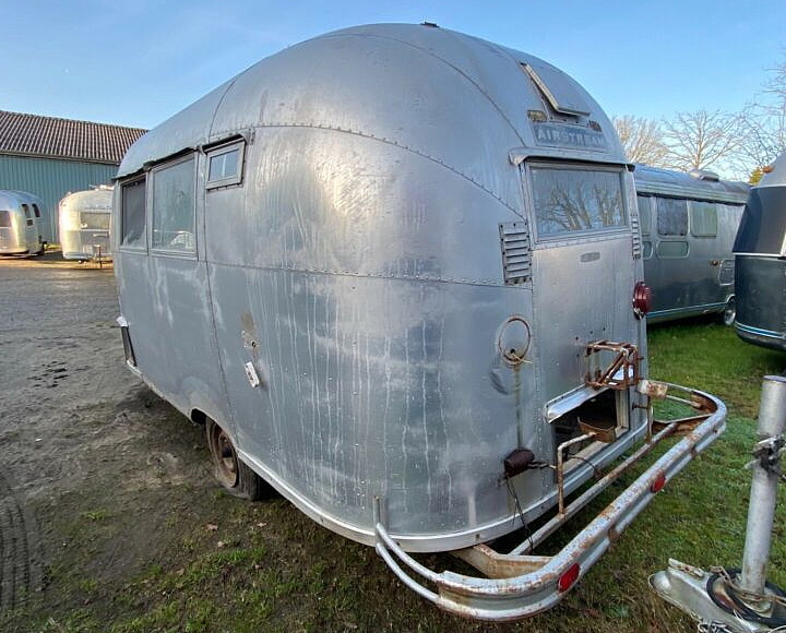 airstream_bambi_ONE_16_feet_1961.jpg