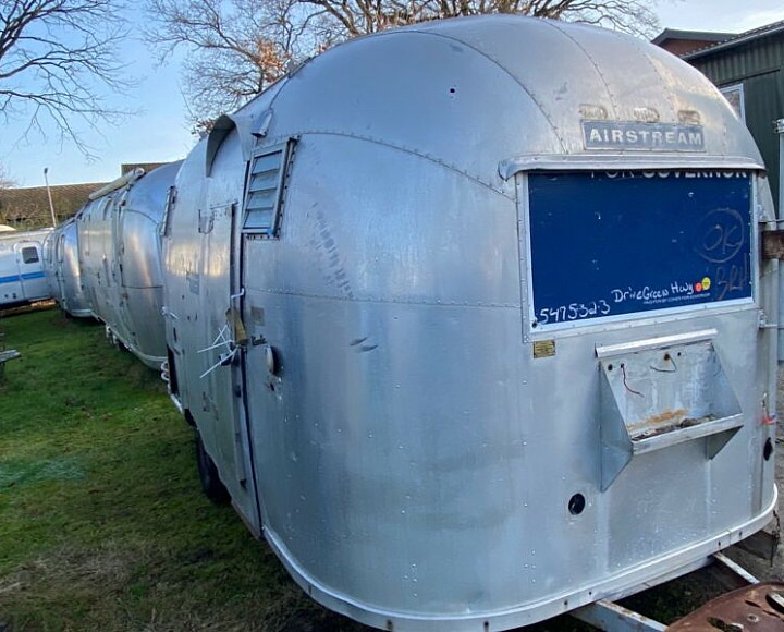 airstream_bambi_ONE_16_feet_1961_b.jpg