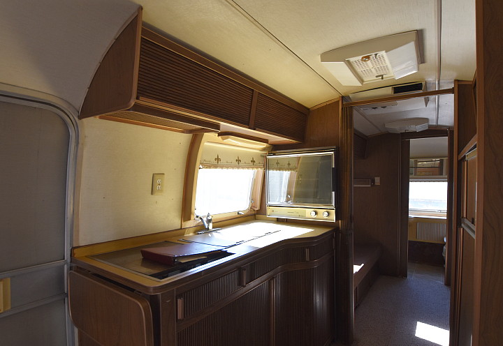 airstream_excella_27ft_interior2.jpg airstream_excella_27ft_interior2.jpg